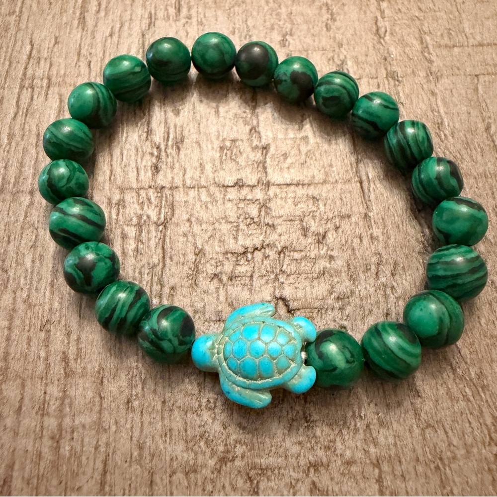 Vintage Stretchable Malachite Beaded Turtle Bracelet